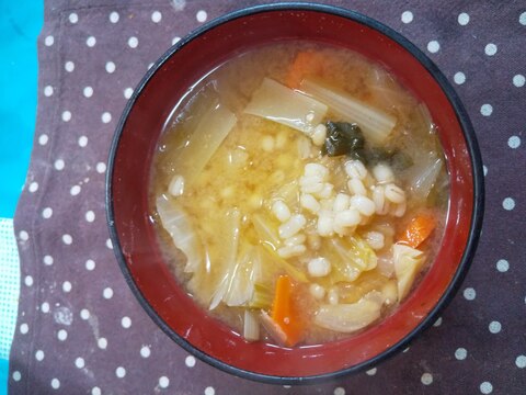 もち麦入り味噌汁